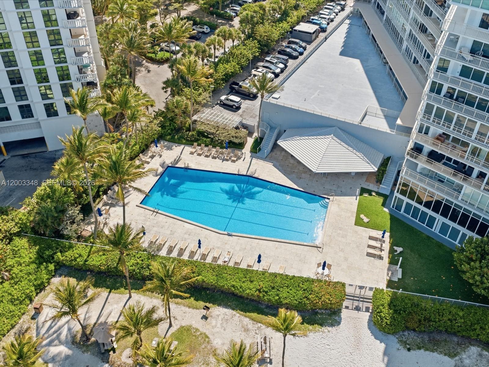600 Grapetree Dr, Key Biscayne FL 33149 — 70