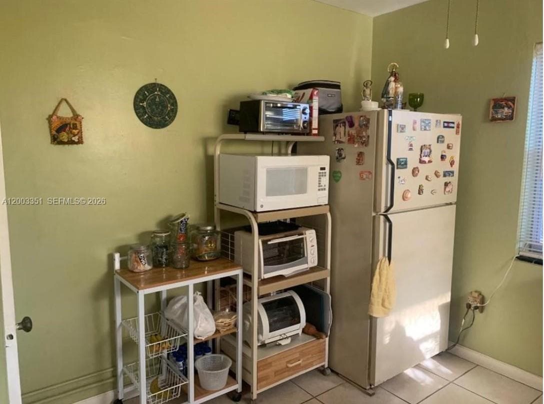 3410 SW 11th St, Miami FL 33135 — 11