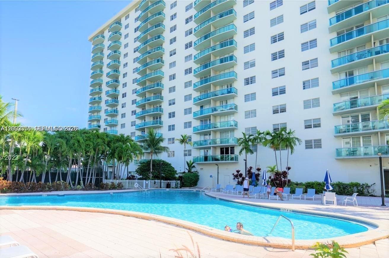 Ocean Reserve Condo, Sunny Isles Beach, FL — 1