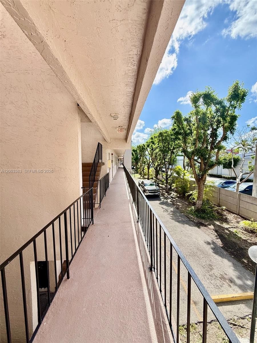 1950 W 54th St # 115, Hialeah FL 33012 — 23