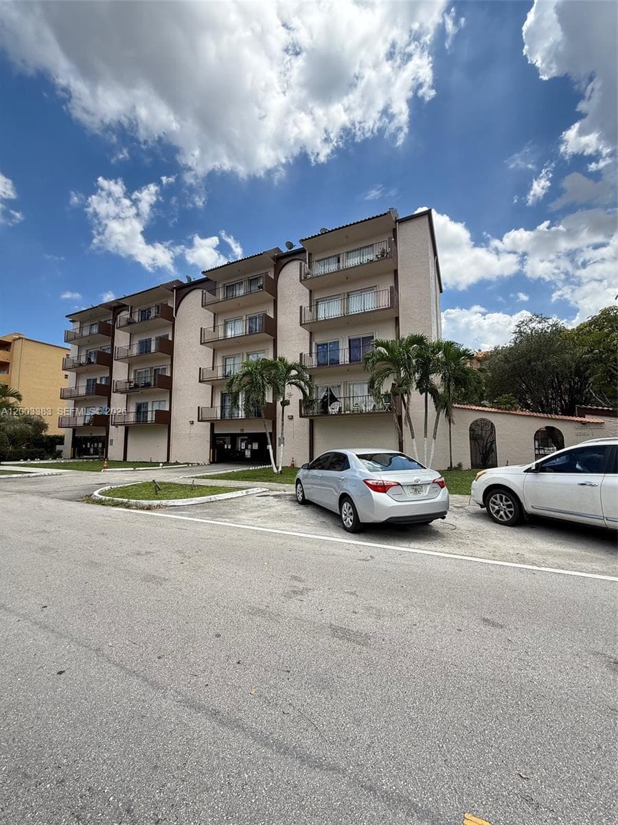 1950 W 54th St # 115, Hialeah FL 33012 — 2