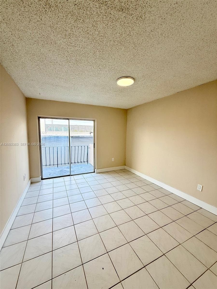 1950 W 54th St # 115, Hialeah FL 33012 — 17