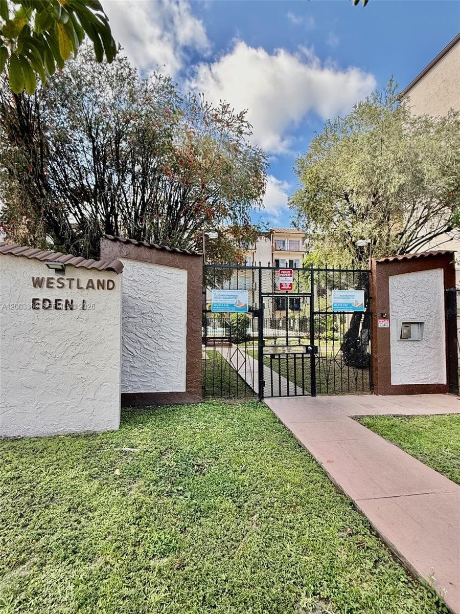 1950 W 54th St # 115, Hialeah FL 33012 — 3