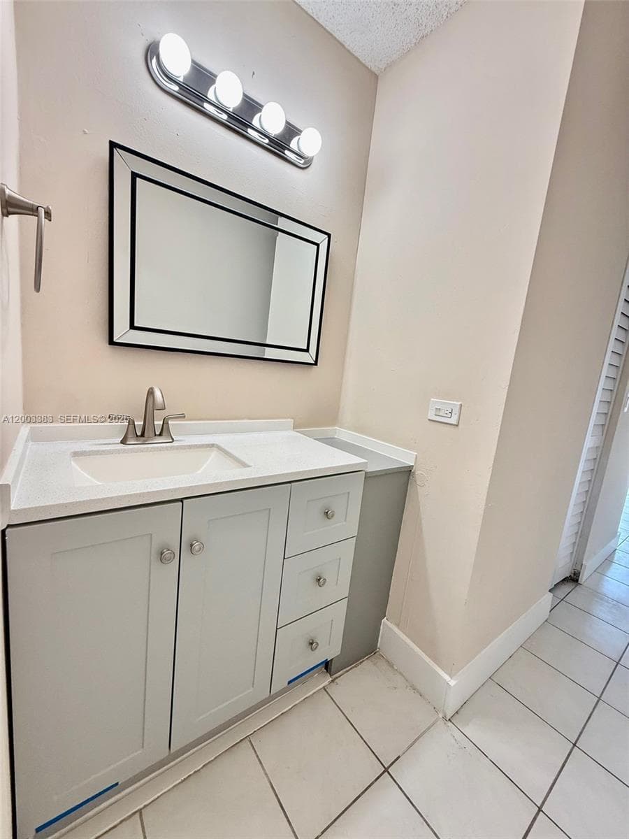1950 W 54th St # 115, Hialeah FL 33012 — 20