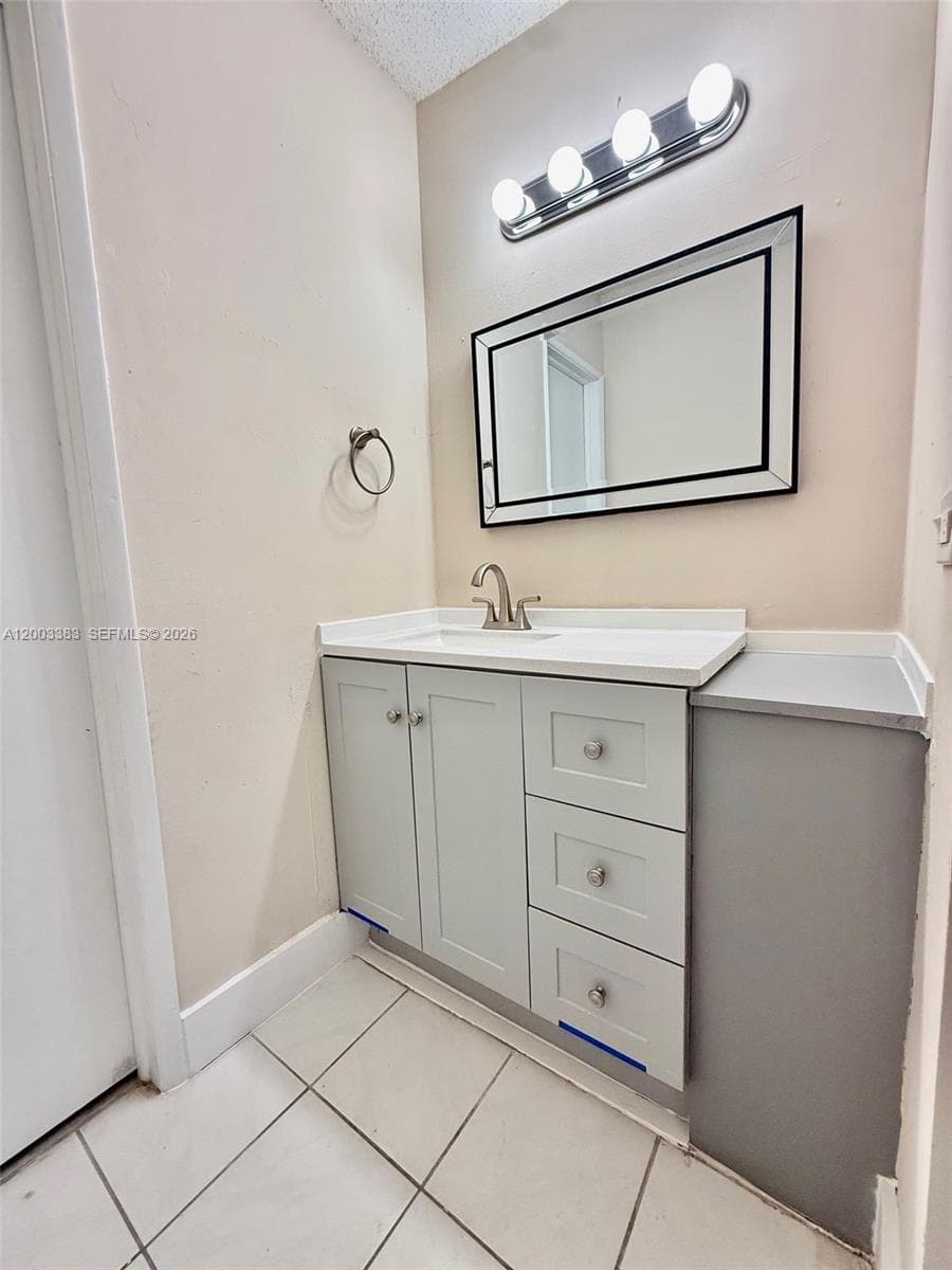1950 W 54th St # 115, Hialeah FL 33012 — 18