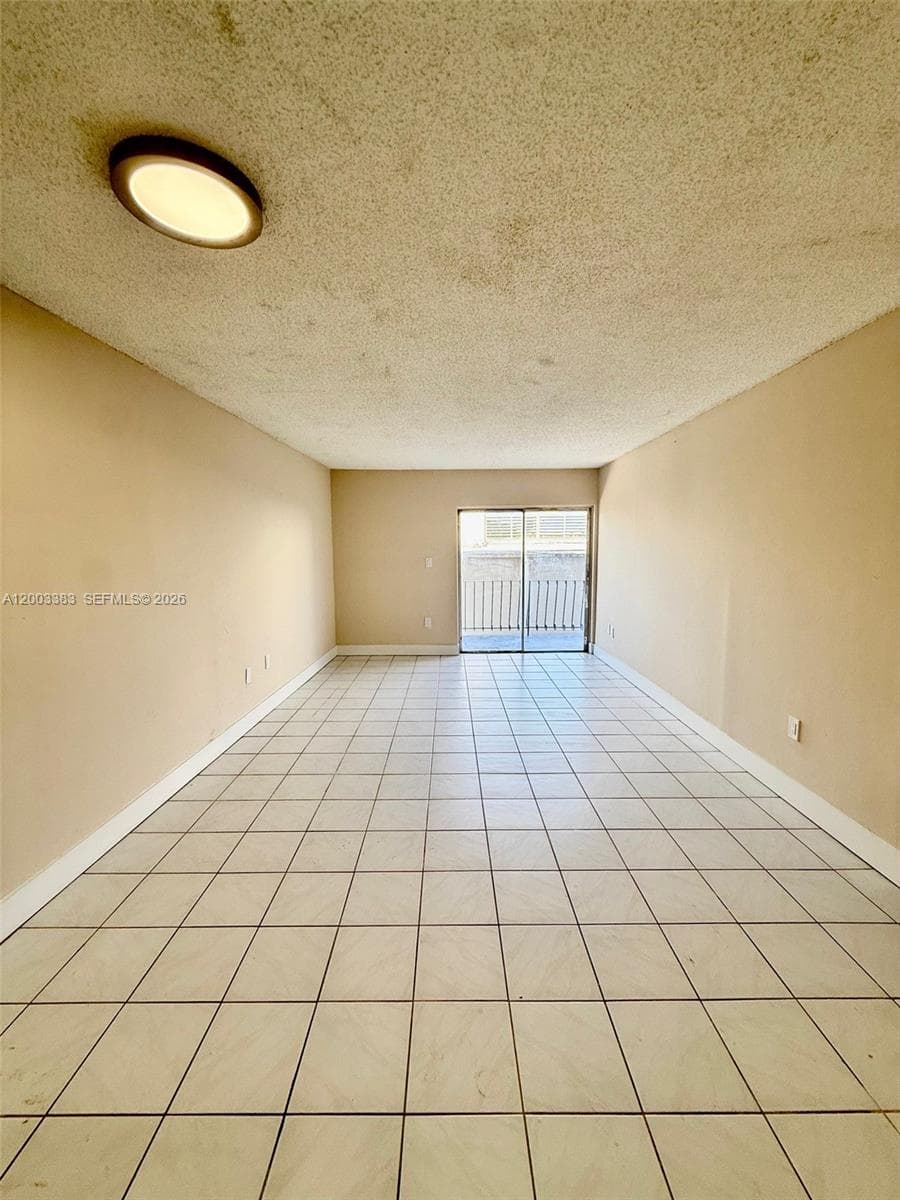 1950 W 54th St # 115, Hialeah FL 33012 — 11