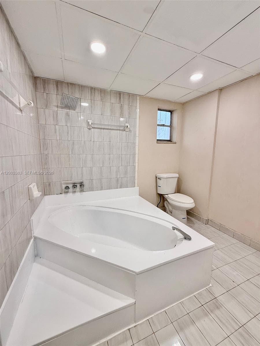 1950 W 54th St # 115, Hialeah FL 33012 — 19