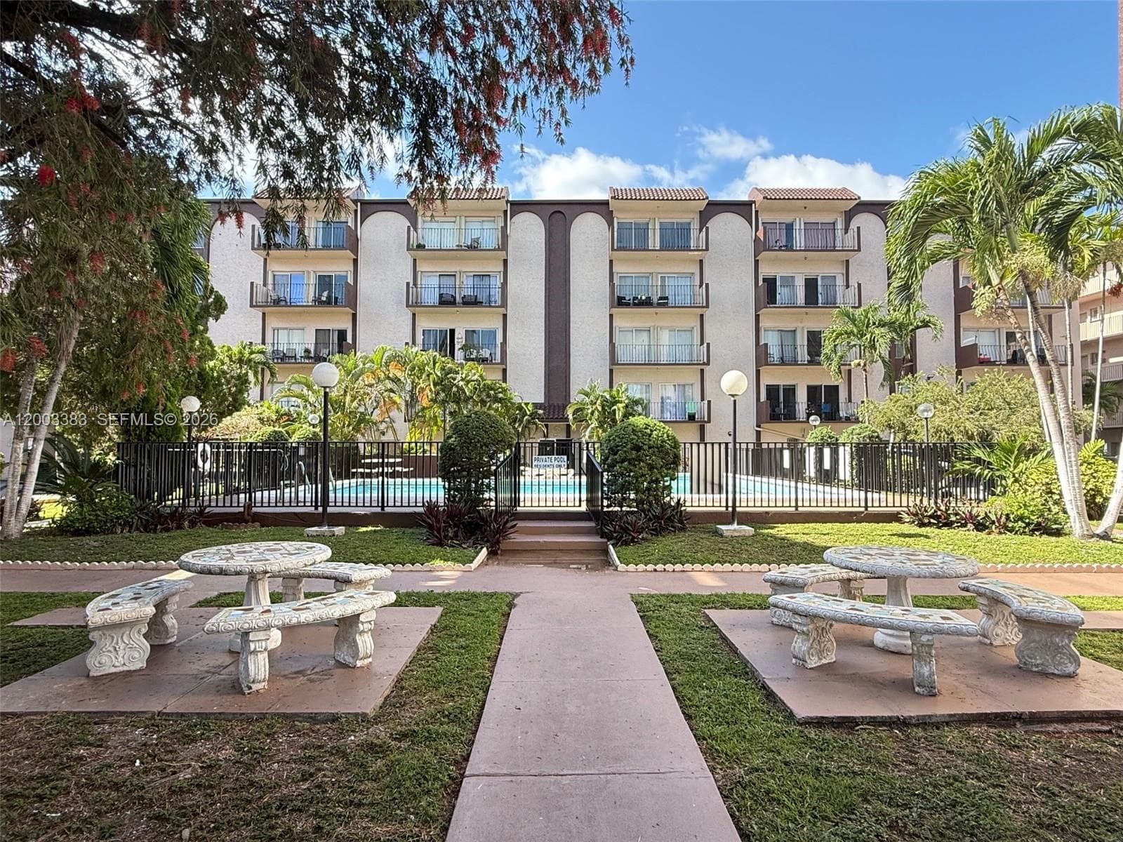 1950 W 54th St # 115, Hialeah FL 33012 — 4