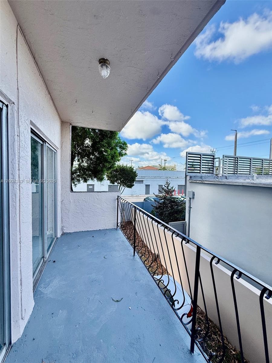 1950 W 54th St # 115, Hialeah FL 33012 — 21