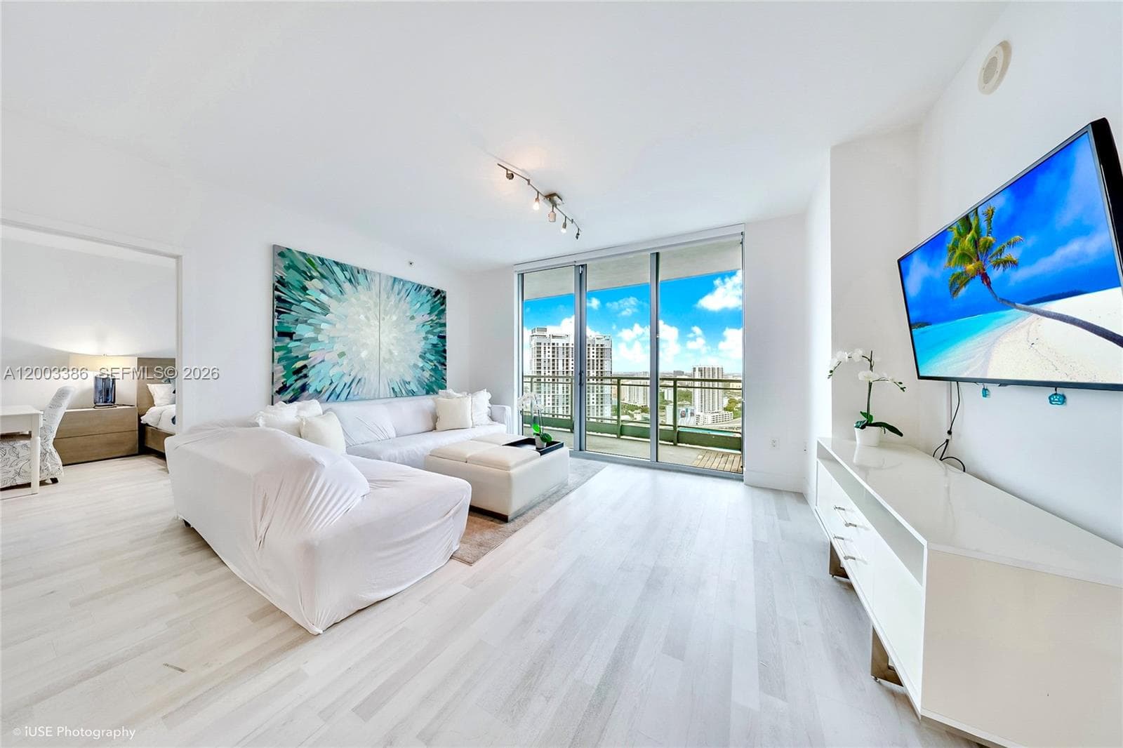 90 SW 3rd St # 3109, Miami FL 33130 — 3