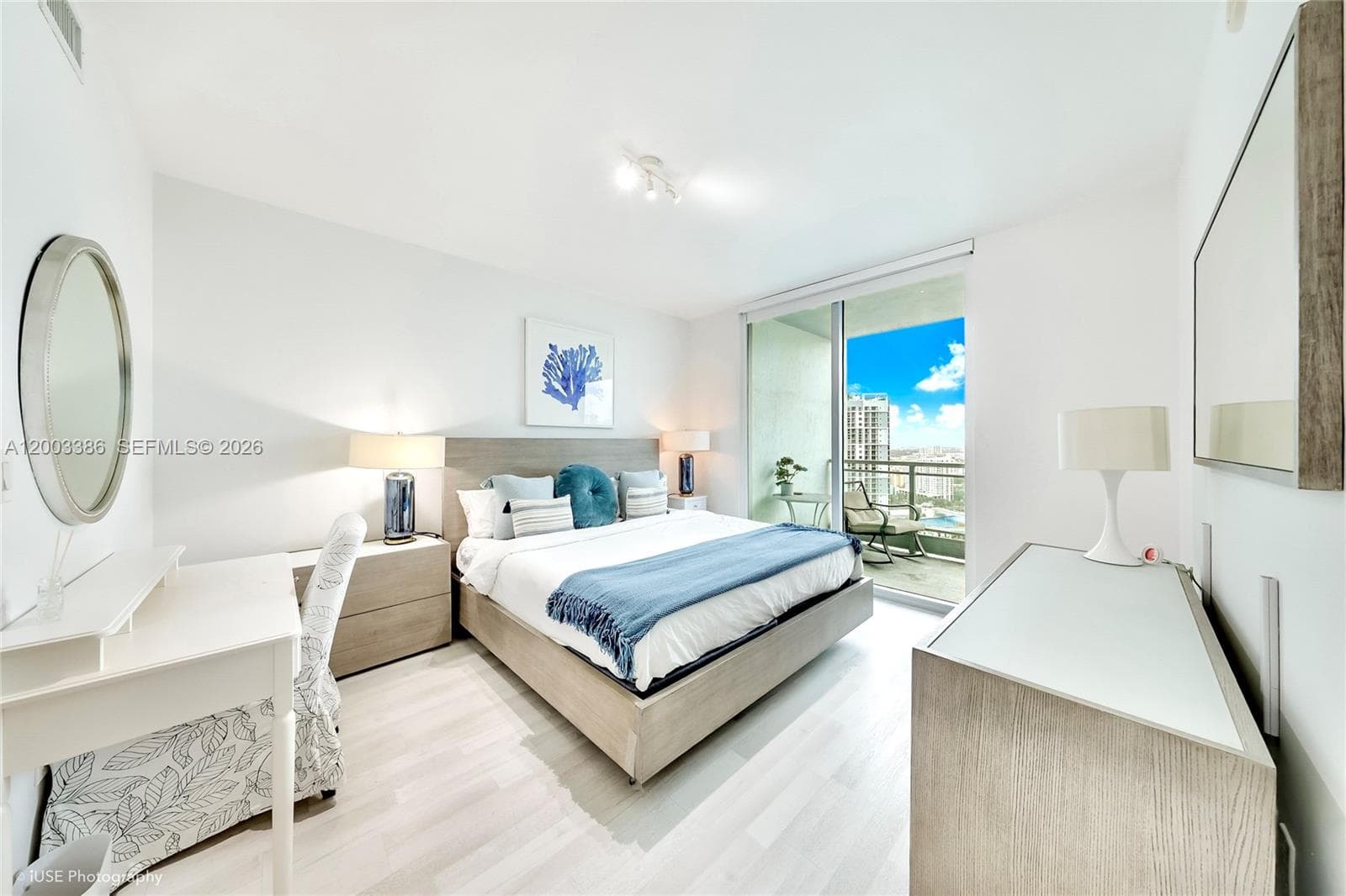 90 SW 3rd St # 3109, Miami FL 33130 — 1
