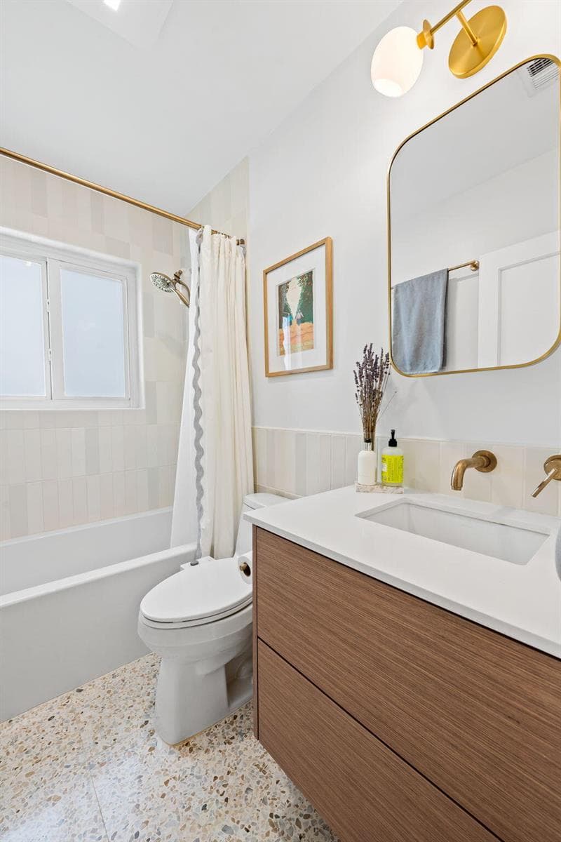 2135 SW 26th Street, Miami FL 33133 — 13