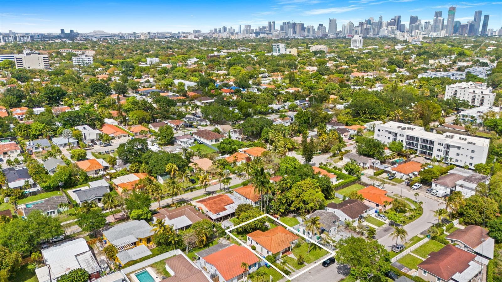 2135 SW 26th Street, Miami FL 33133 — 21
