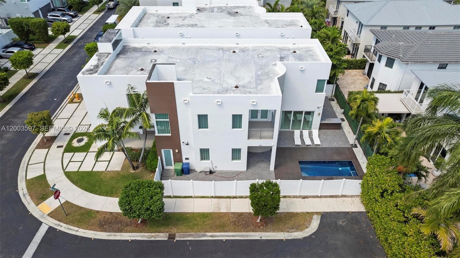 10431 NW 68th Ter, Doral FL 33178 — 52