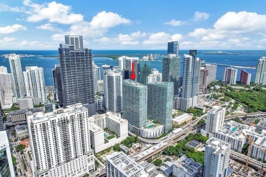 1111 SW 1st Ave, Miami FL 33130 — 31