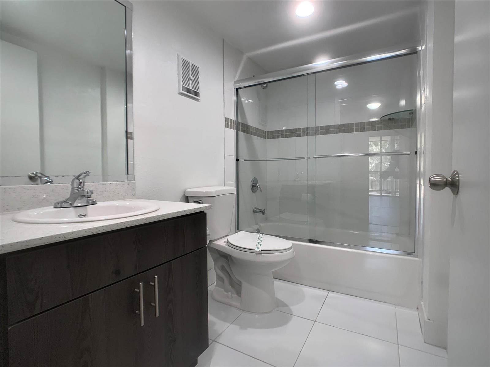 18335 NW 68 Avenue # 104, Hialeah FL 33015 — 3