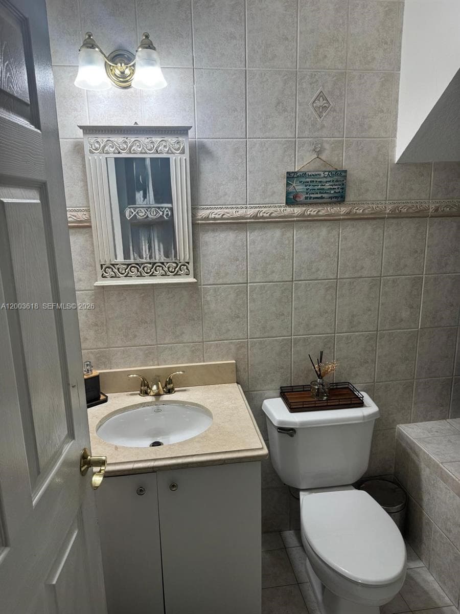 6763 NW 182nd St # 102, Hialeah FL 33015 — 10