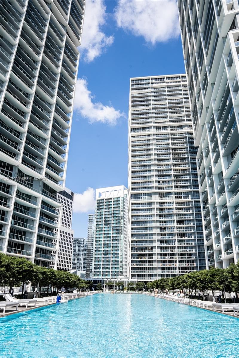 485 Brickell Ave # 4501, Miami FL 33131 — 32