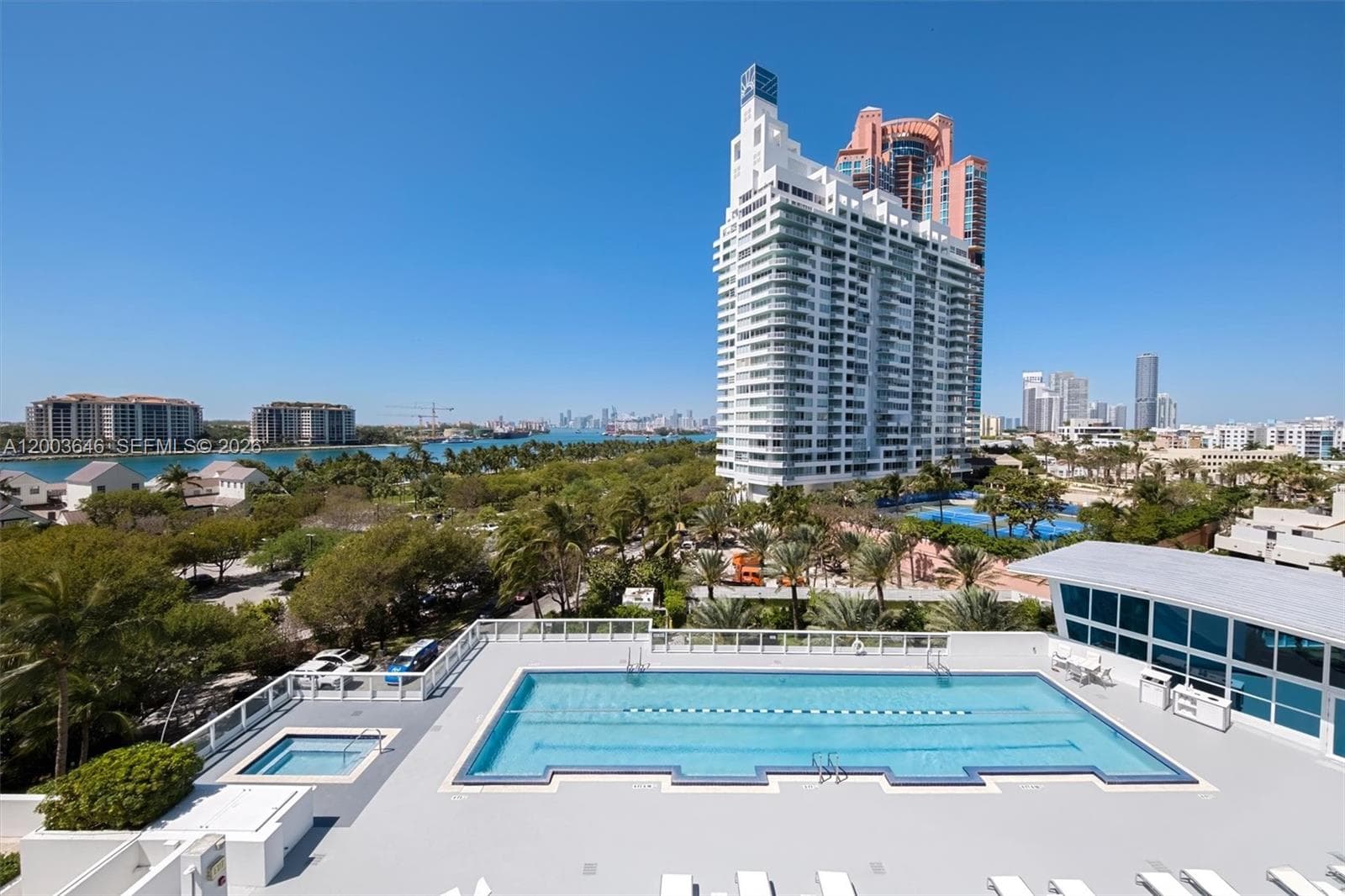 100 S Pointe Dr # 702, Miami Beach FL 33139 — 33