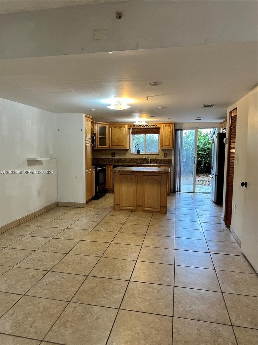 551 NW 82nd Ave # 502, Miami FL 33126 — 40