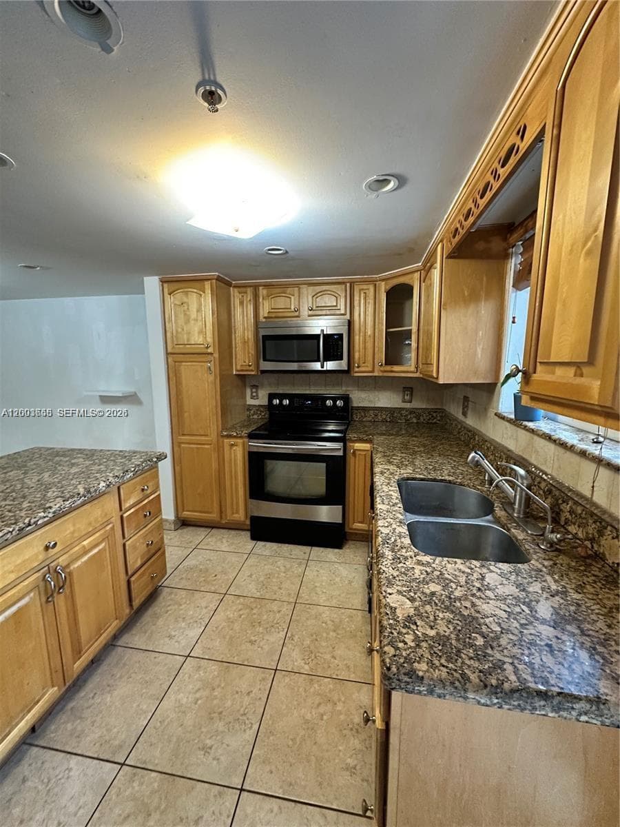551 NW 82nd Ave # 502, Miami FL 33126 — 39