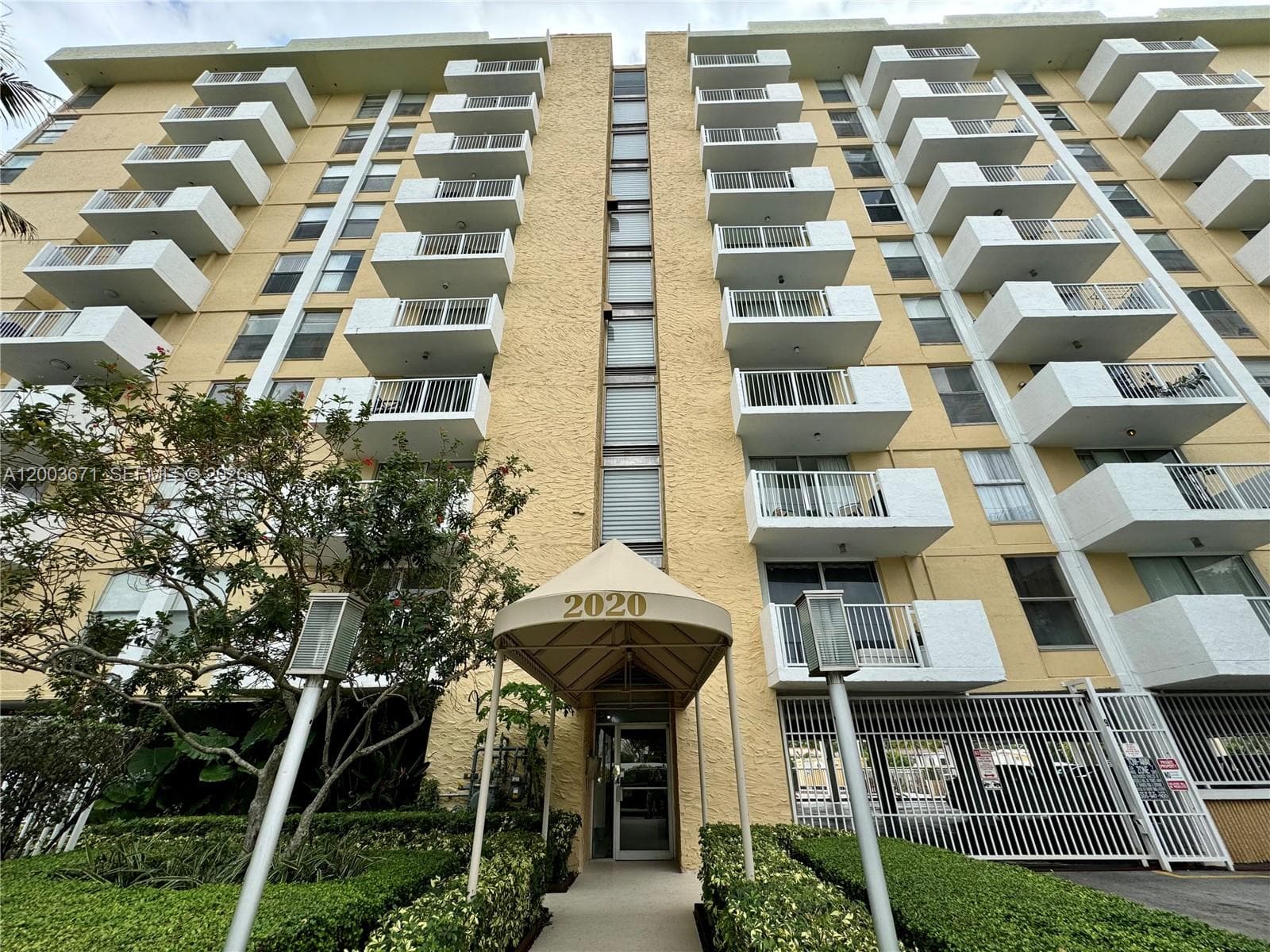 2020 NE 135th St # 810, North Miami FL 33181 — 2