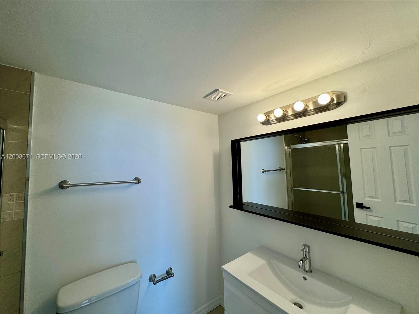 2020 NE 135th St # 810, North Miami FL 33181 — 22