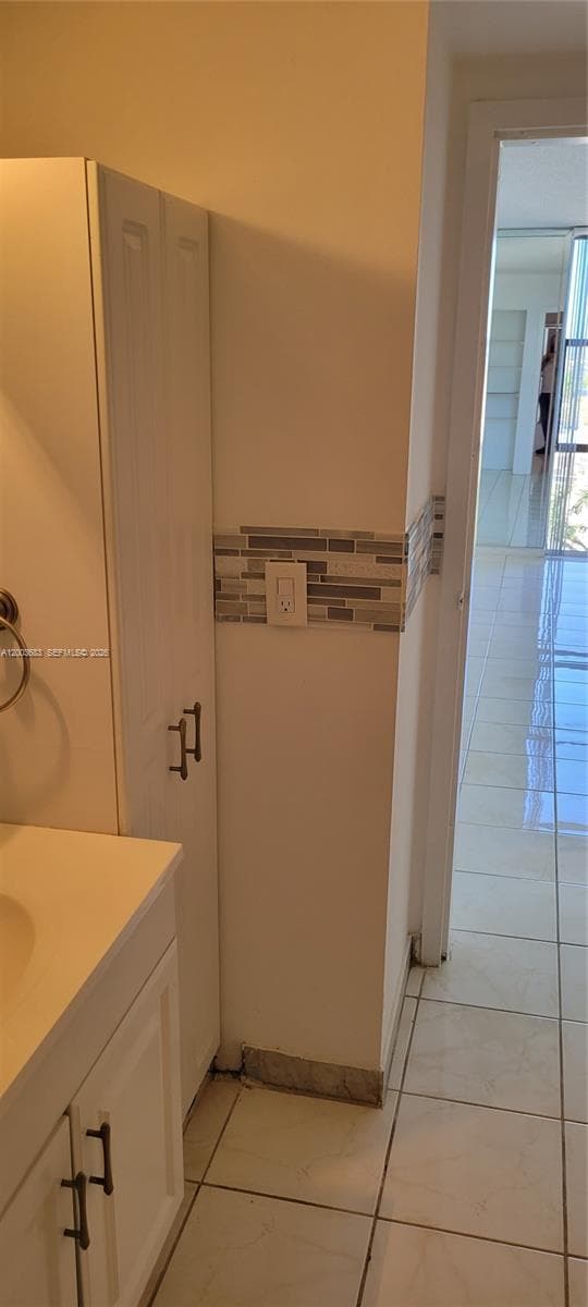 13499 Biscayne Blvd # 511, North Miami FL 33181 — 18