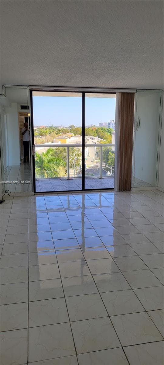 13499 Biscayne Blvd # 511, North Miami FL 33181 — 4