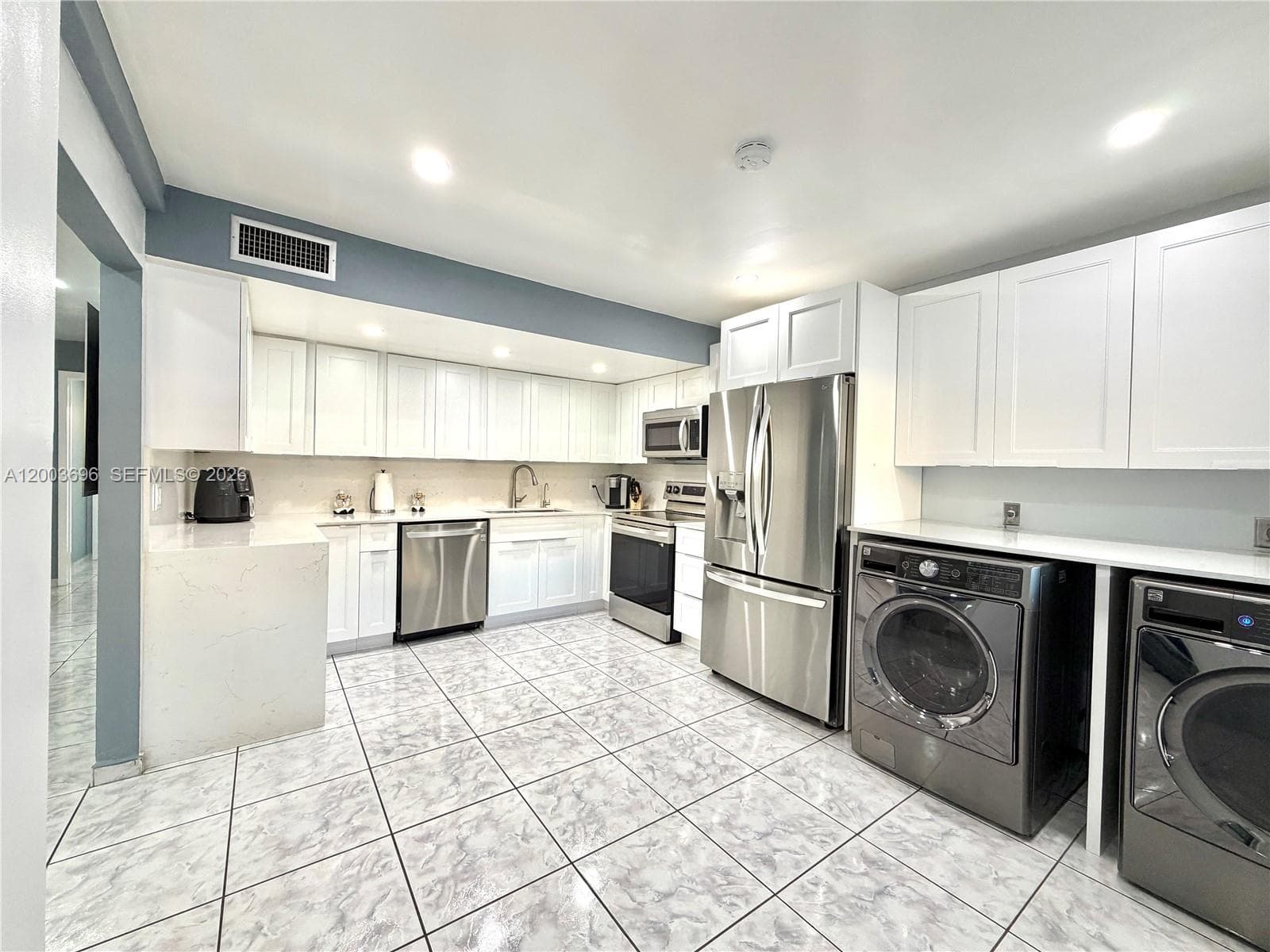 8155 W 9th Ct, Hialeah FL 33014 — 11