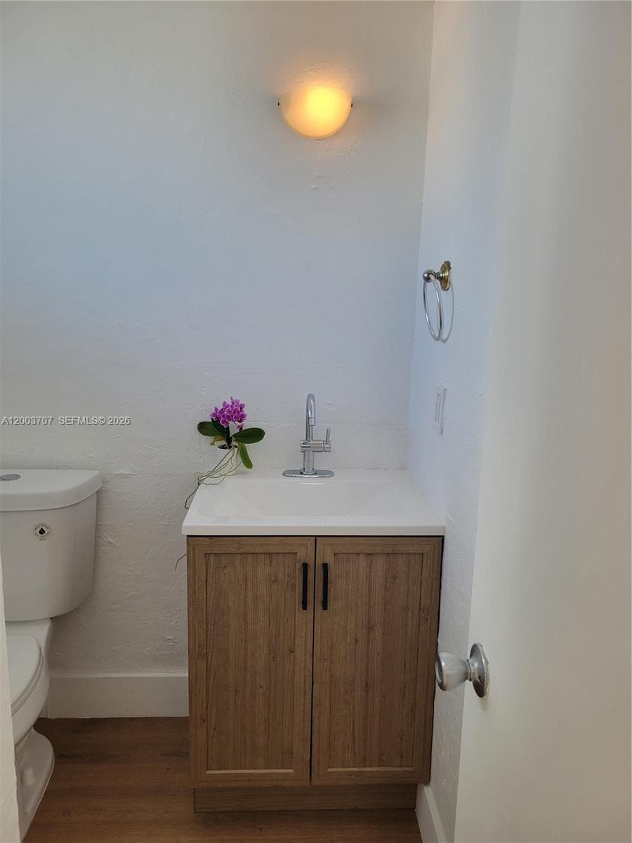 1345 Lincoln Rd # 501, Miami Beach FL 33139 — 24