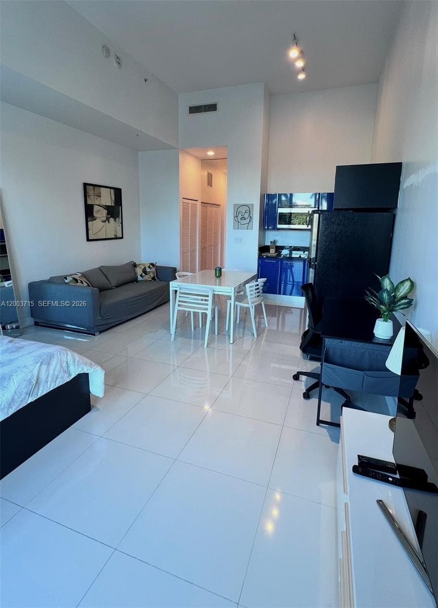 244 Biscayne Blvd # 237, Miami FL 33132 — 3
