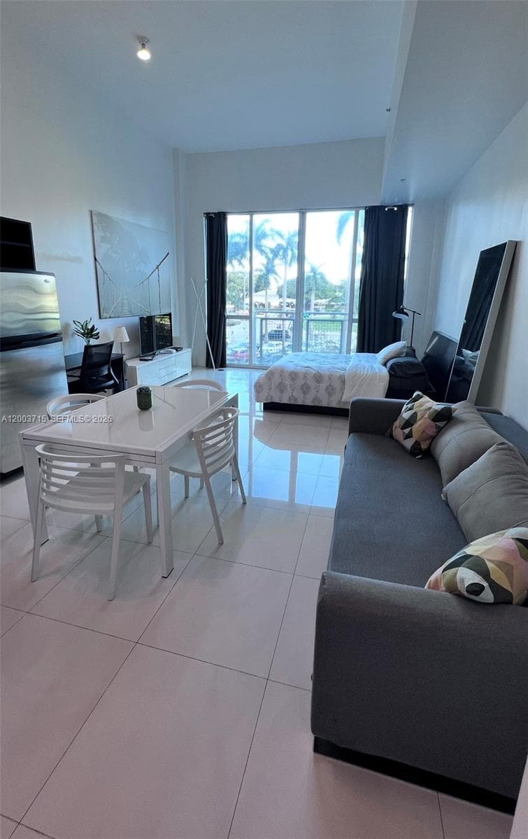 244 Biscayne Blvd # 237, Miami FL 33132 — 1