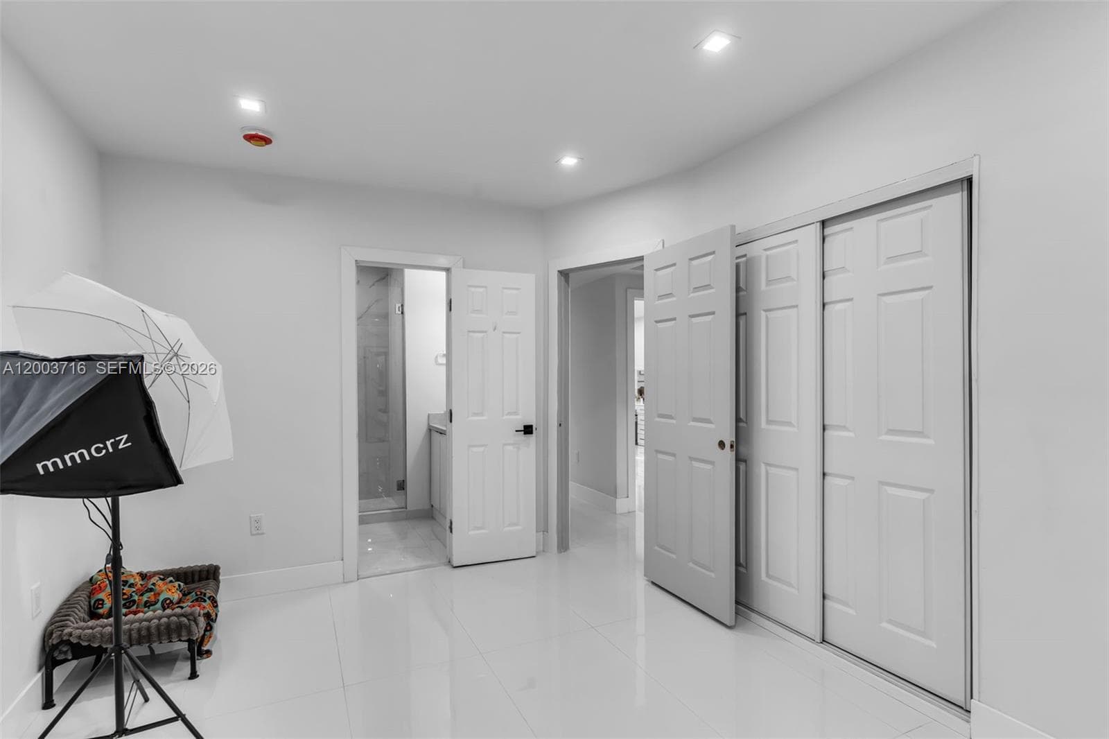 4211 W 8th Ave, Hialeah FL 33012 — 23