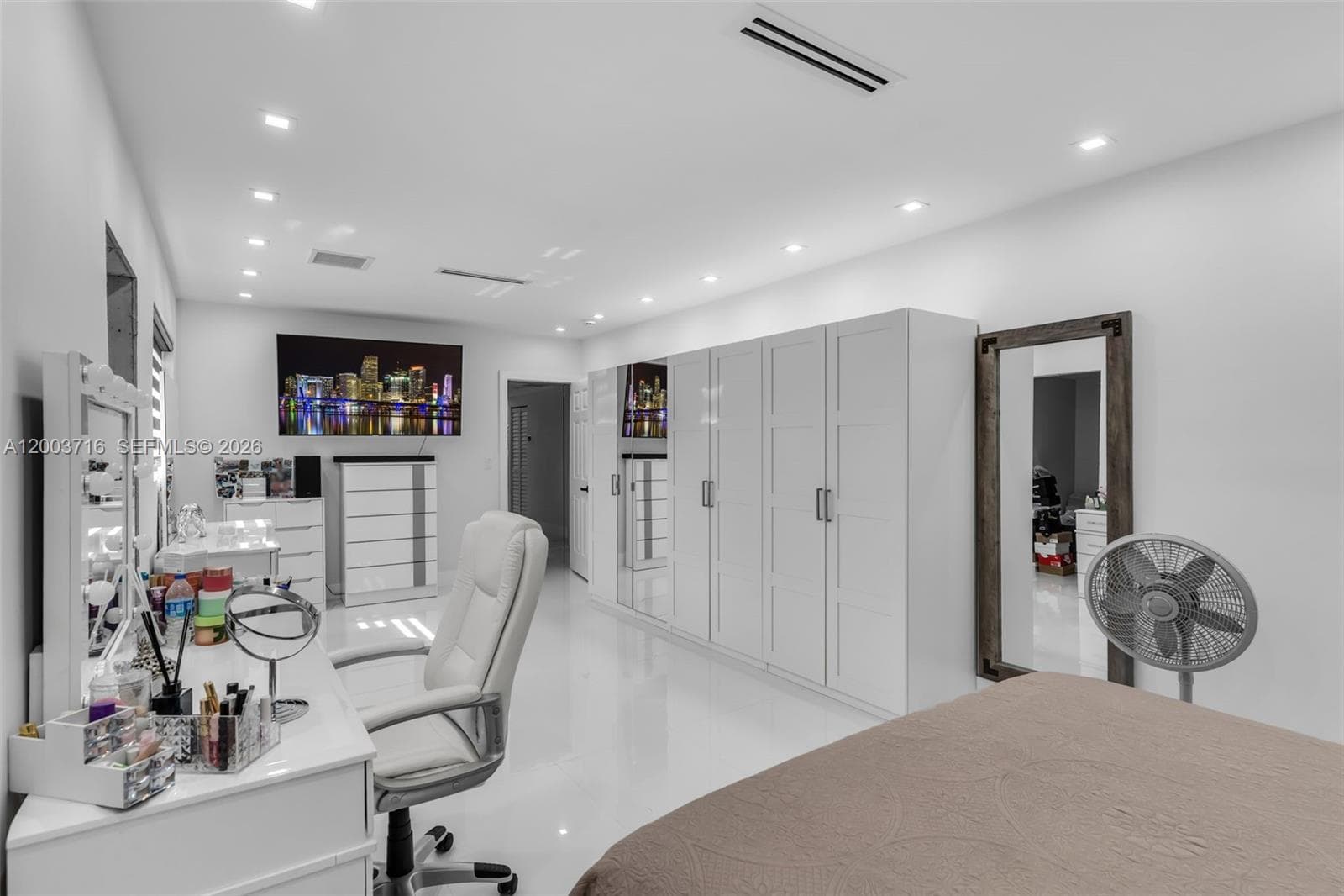4211 W 8th Ave, Hialeah FL 33012 — 26