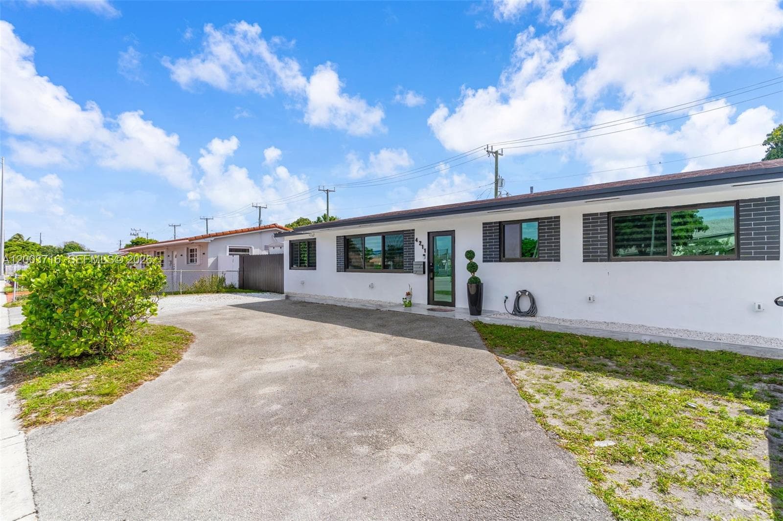 4211 W 8th Ave, Hialeah FL 33012 — 38