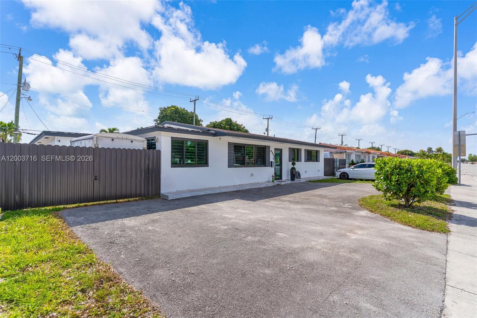 4211 W 8th Ave, Hialeah FL 33012 — 39