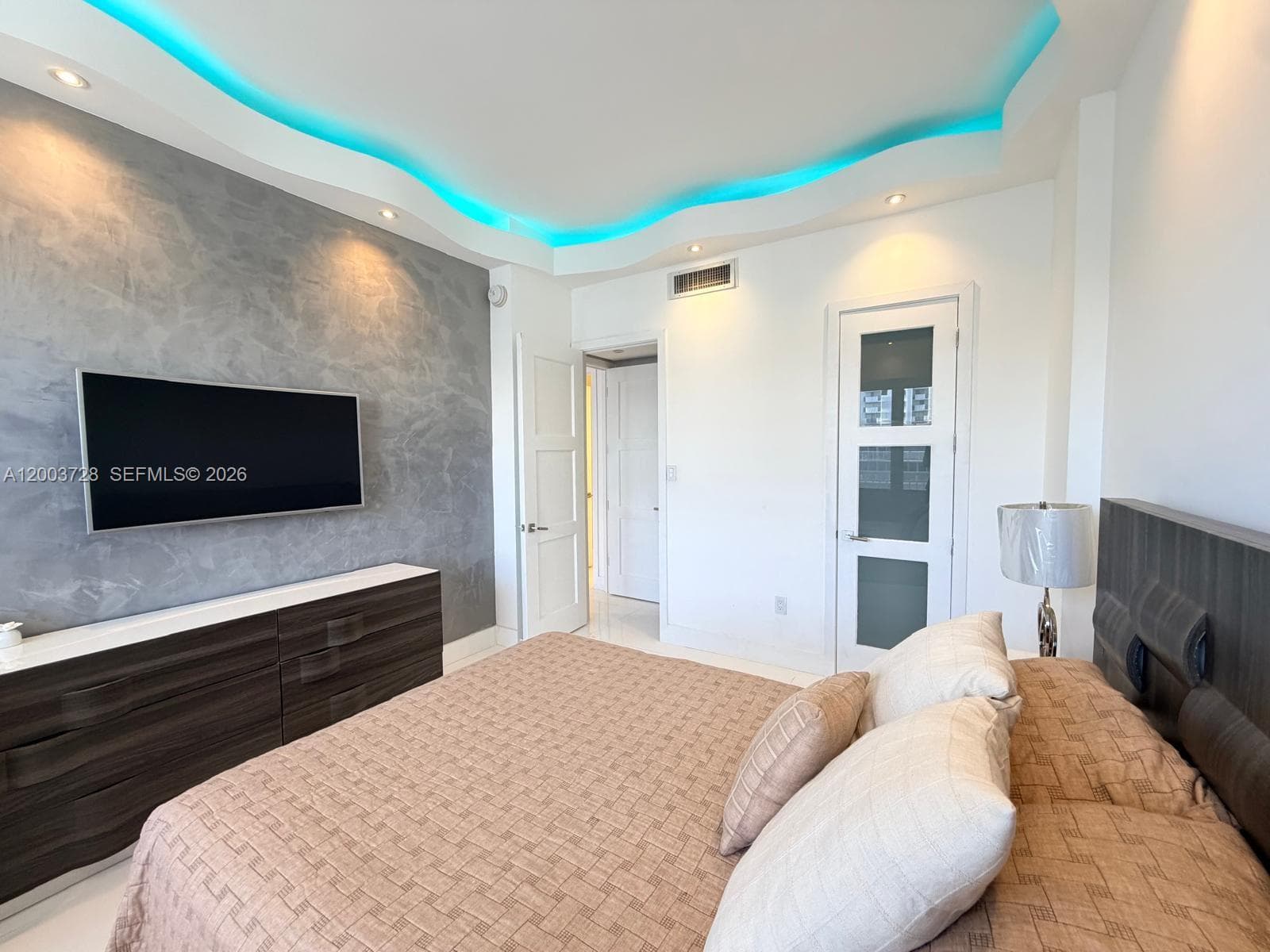 18041 BISCAYNE BLVD, Aventura FL 33160 — 13