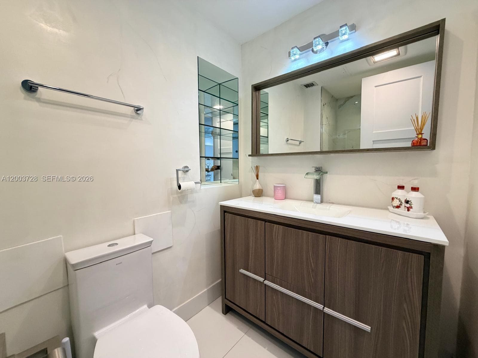 18041 BISCAYNE BLVD, Aventura FL 33160 — 17