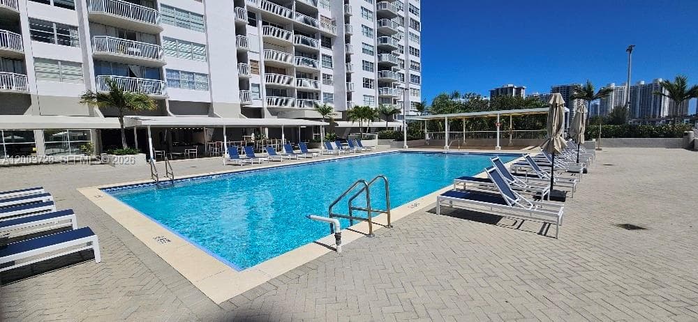 18041 BISCAYNE BLVD, Aventura FL 33160 — 33