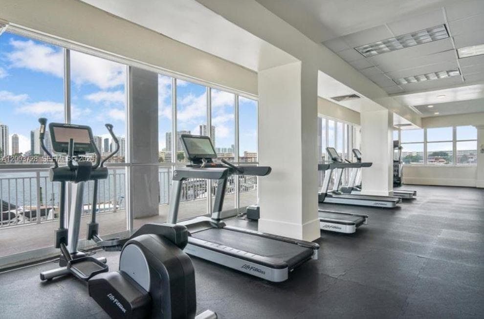 18041 BISCAYNE BLVD, Aventura FL 33160 — 55