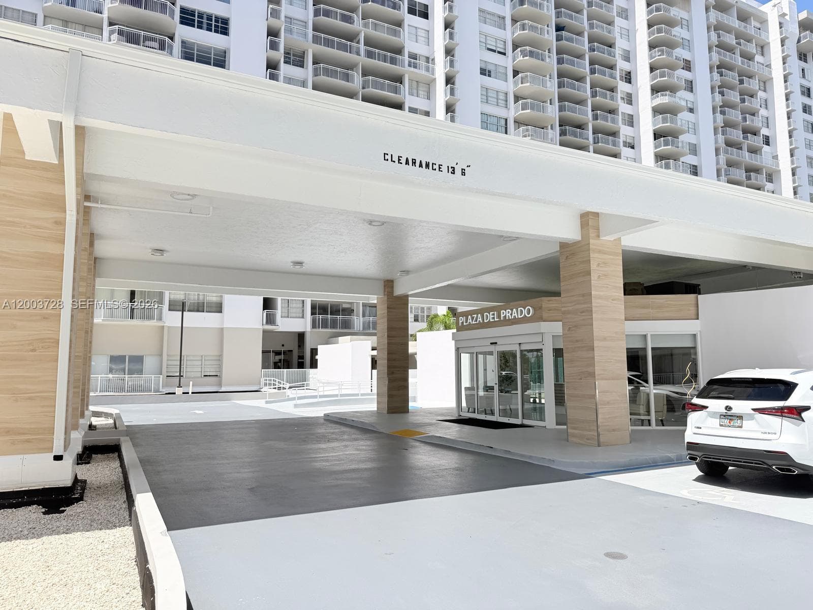 18041 BISCAYNE BLVD, Aventura FL 33160 — 35