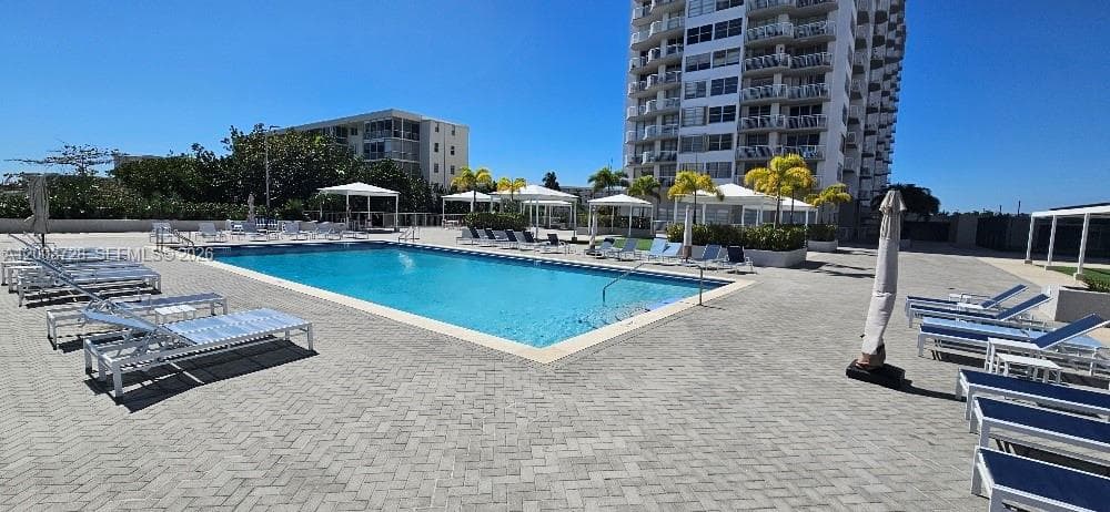 18041 BISCAYNE BLVD, Aventura FL 33160 — 31