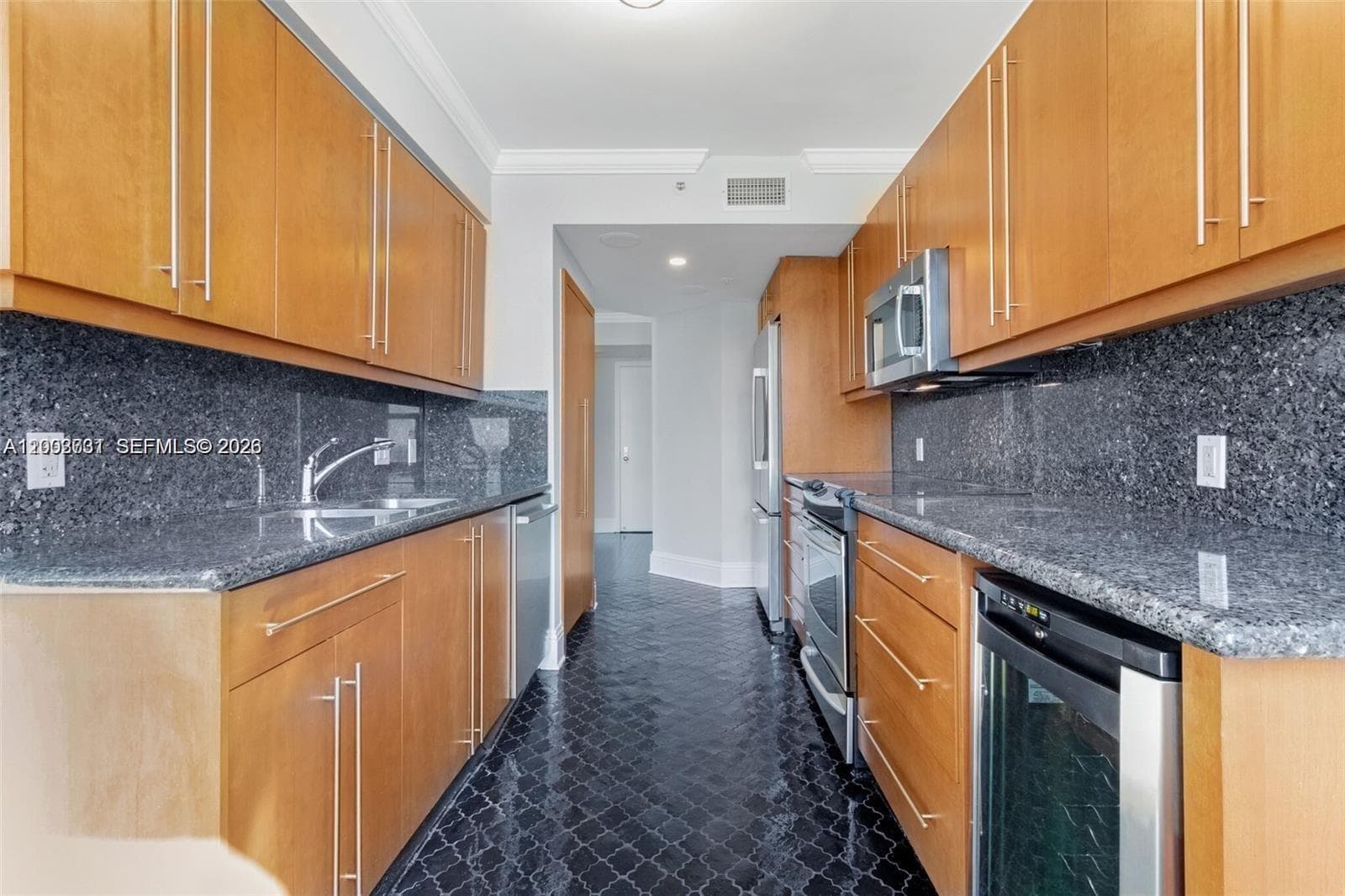 701 Brickell Key Blvd # 2103, Miami FL 33131 — 17