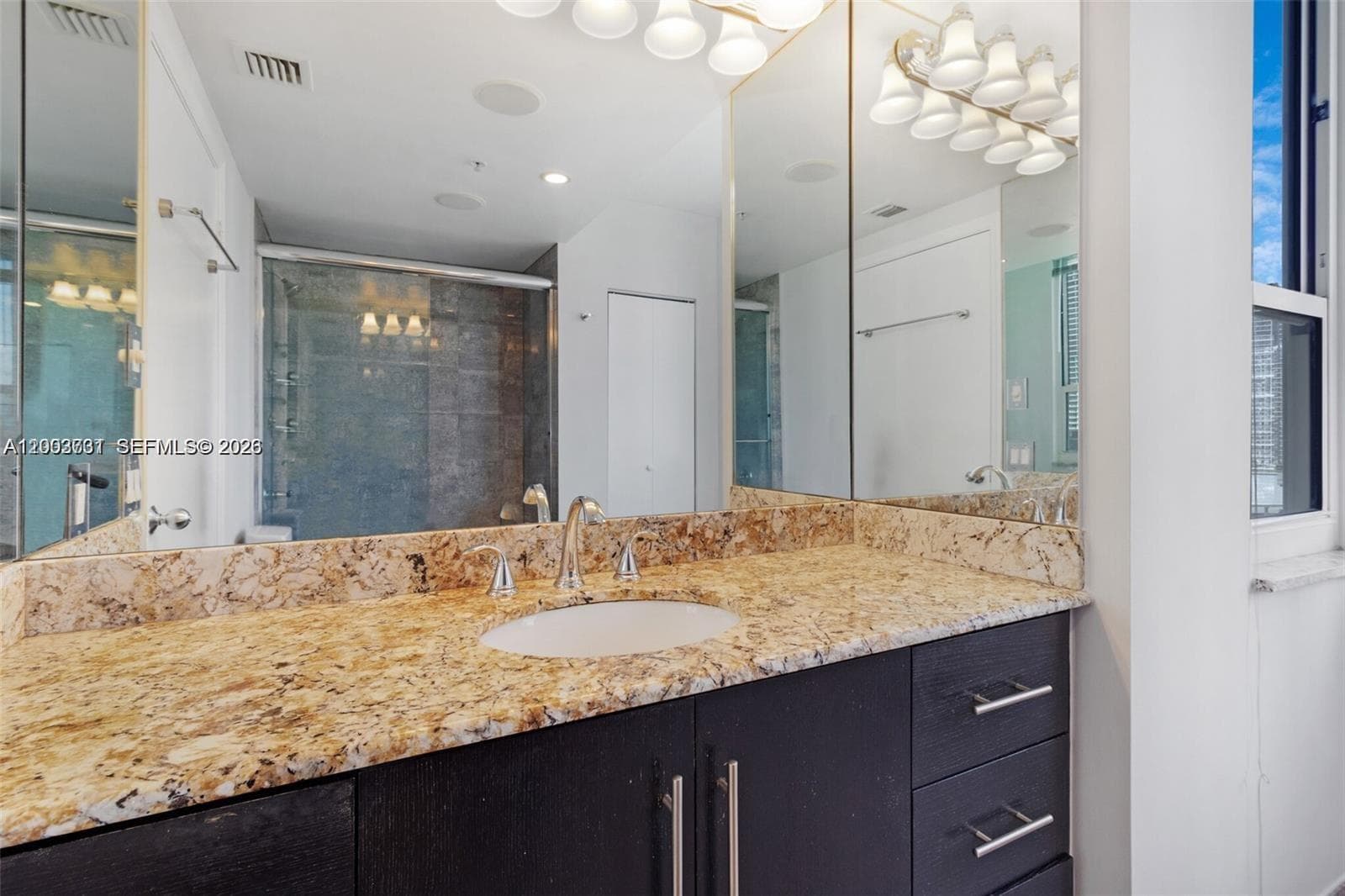 701 Brickell Key Blvd # 2103, Miami FL 33131 — 30