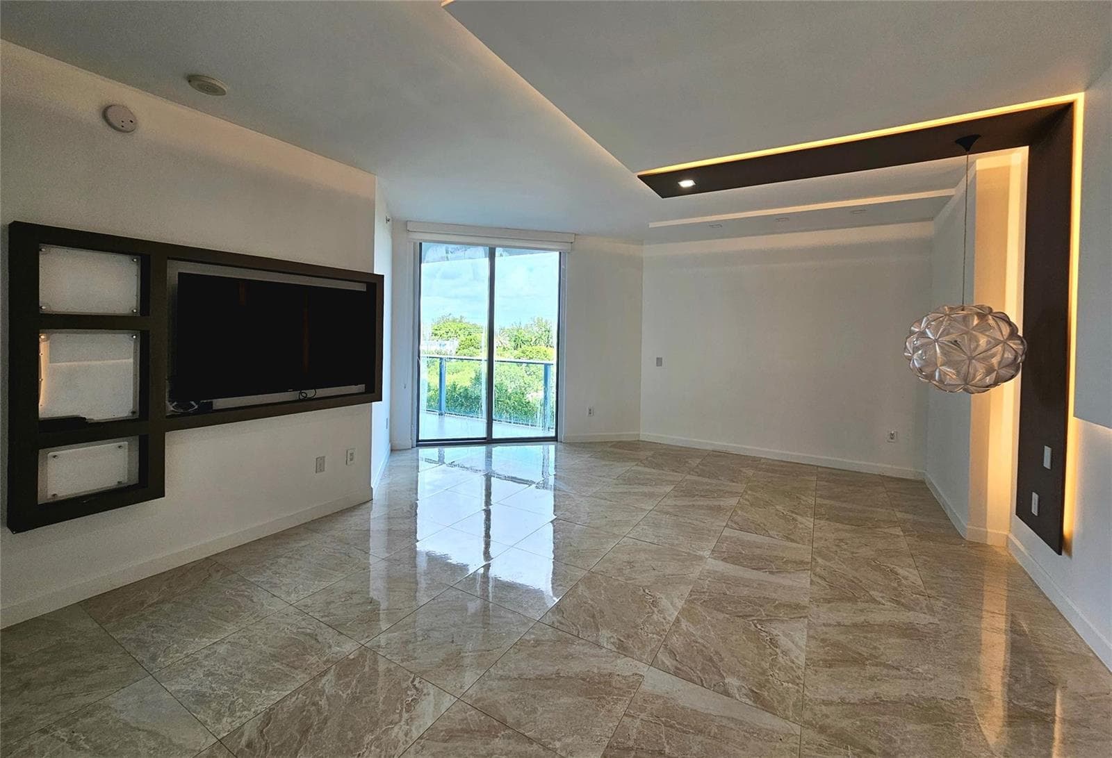 17301 Biscayne Boulevard # 406, North Miami Beach FL 33160 — 14