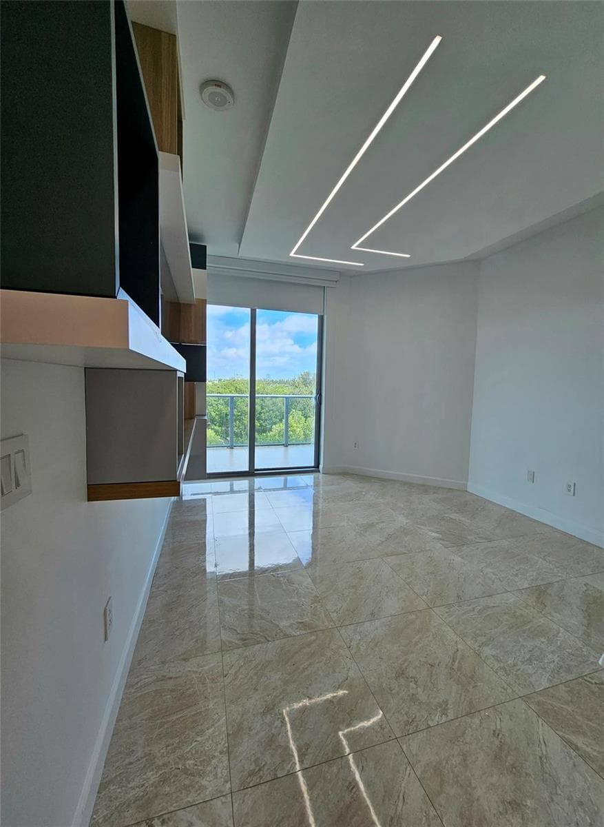 17301 Biscayne Boulevard # 406, North Miami Beach FL 33160 — 11