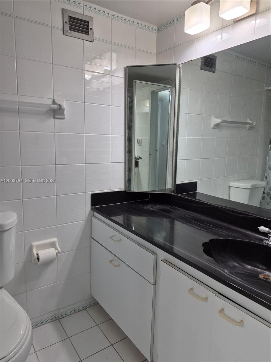 2655 Collins Ave # 2406, Miami Beach FL 33140 — 19