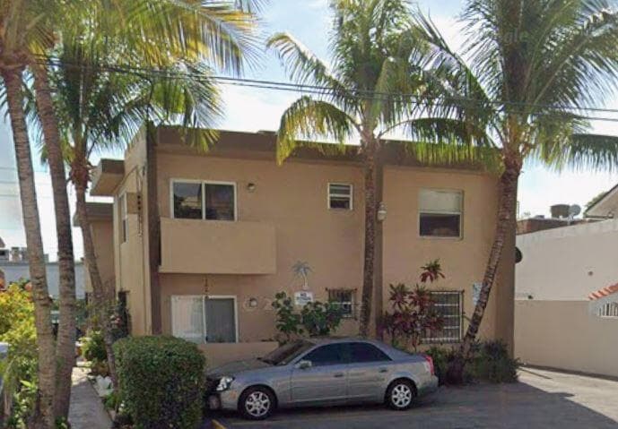 460 SW 7th Street, Miami FL 33130 — 2