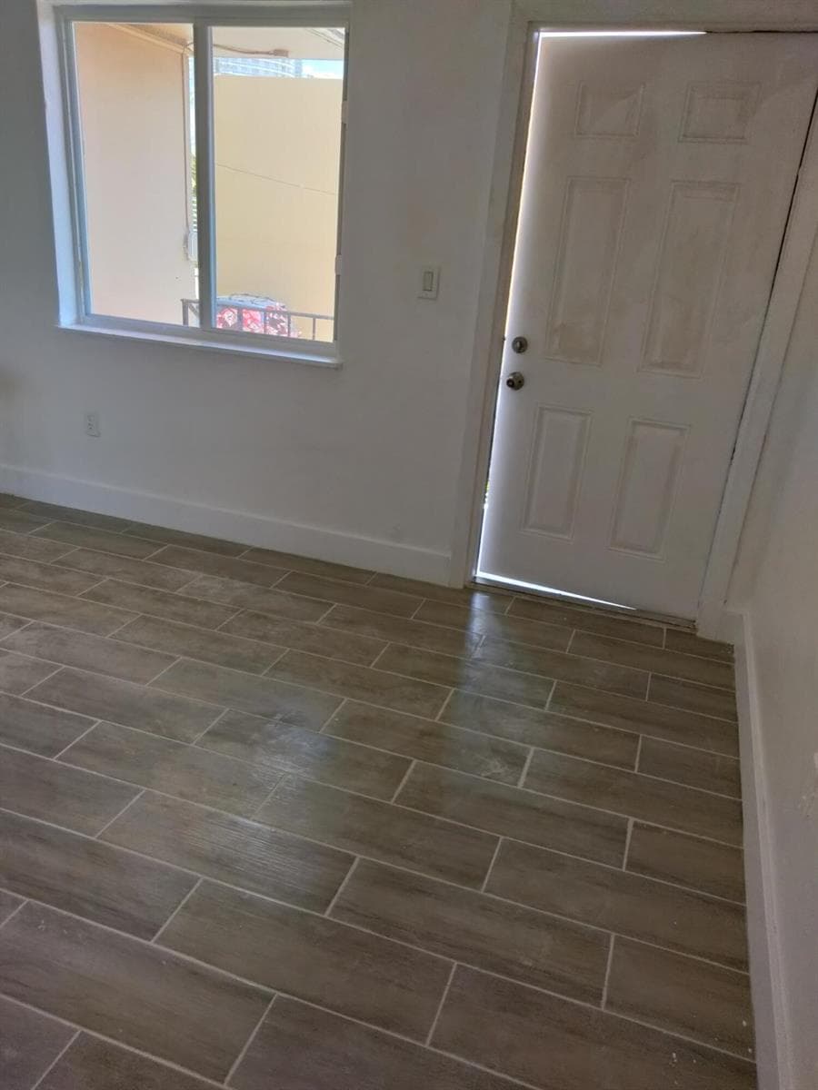 460 SW 7th Street, Miami FL 33130 — 3